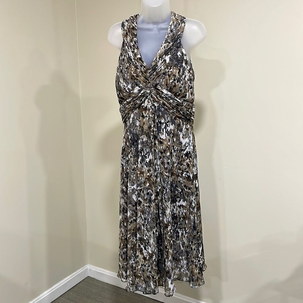 NWOT Jessica Howard Sleeveless Halter Style Dress. Size 12 L large